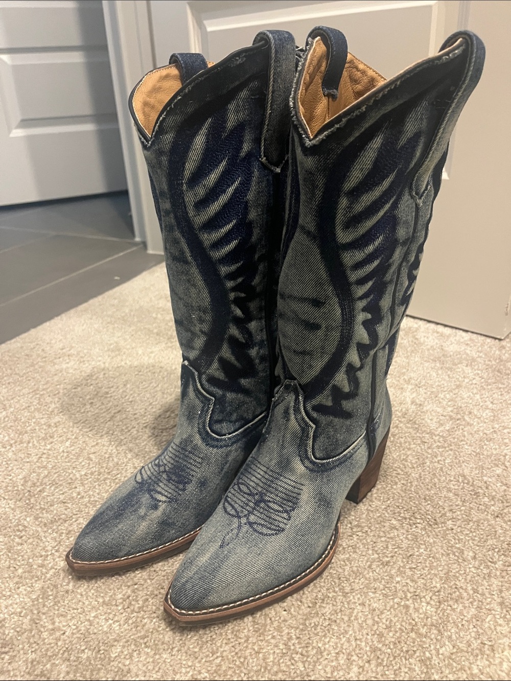 Steve Madden Denim Embroidered Western Cowboy Boots - Blue Women’s 7- with box